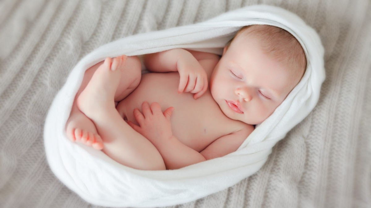 Nằm mơ thấy em bé là điềm gì? Con số may mắn liên quan