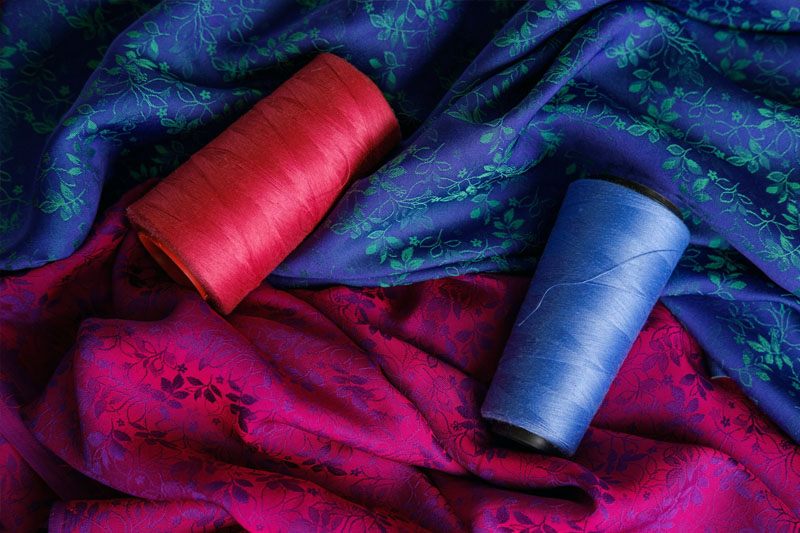 Vải lụa tơ tằm là gì? Tính chất của chất liệu vải này - JES